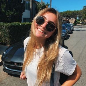 Meet your Posher, Julia